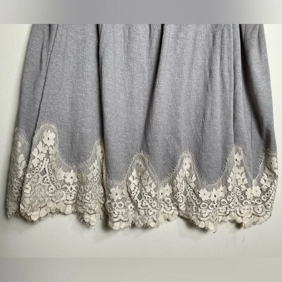 Umgee Women's Keyhole Tank - Picture 6 of 10